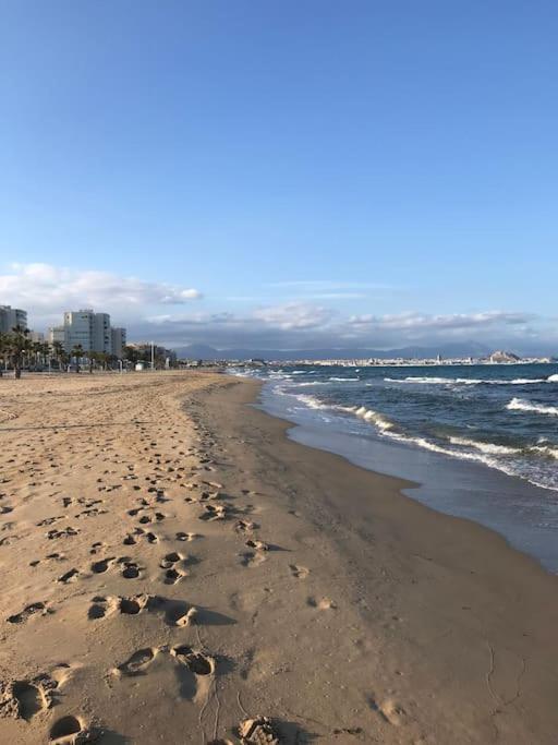 70 Sqm Apartment With Seaview In Arenales Del Sol. 外观 照片