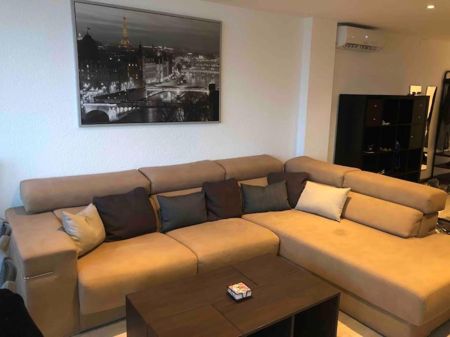 70 Sqm Apartment With Seaview In Arenales Del Sol. 外观 照片