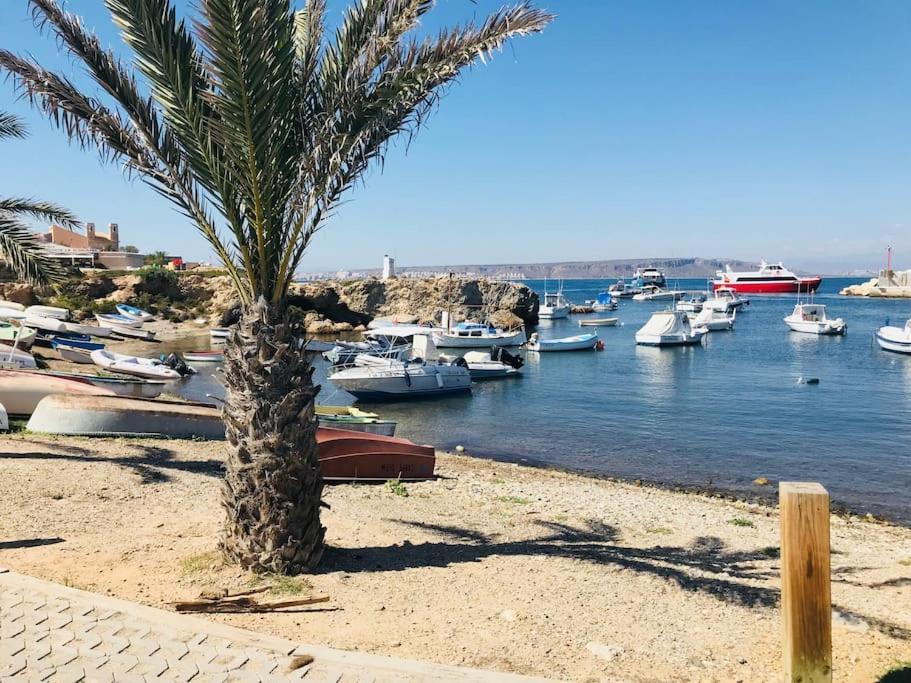 70 Sqm Apartment With Seaview In Arenales Del Sol. 外观 照片